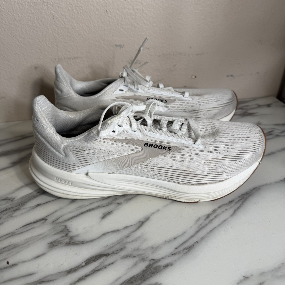 Brooks Revel 8 Running Womens White Mesh Low Size 10 Wide Lace Up Sneakers Shoes